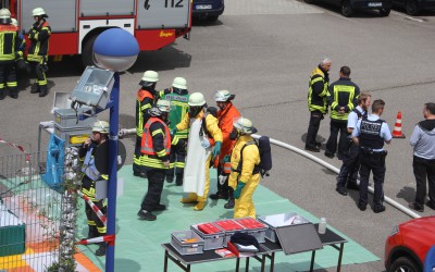 Speditions-LKW verliert Flüssigkeit bei Fa. ASAL